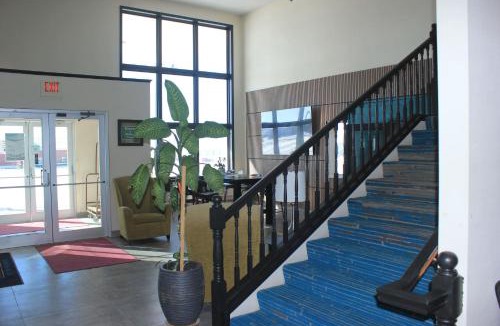 Alliance Hotel | Alliance Hotel & Suites, a Howard Johnson by Wyndham