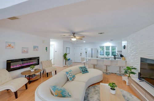 Alligator Point House | Alligator Point Beachfront Home w/Private Hot Tub