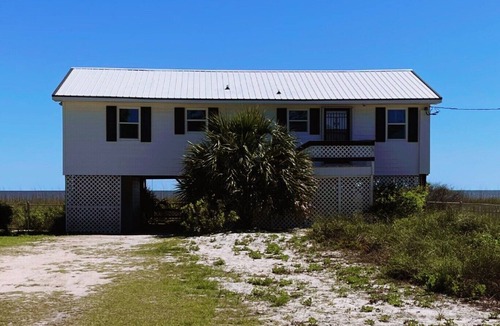 Alligator Point House | Alligator Point "Old Florida” Beachfront Cottage