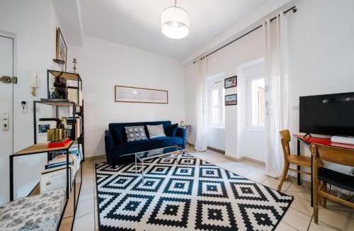 Saint Michel - Mairie Apartment | AllinLyon | Séjour calme dans un quartier vivant
