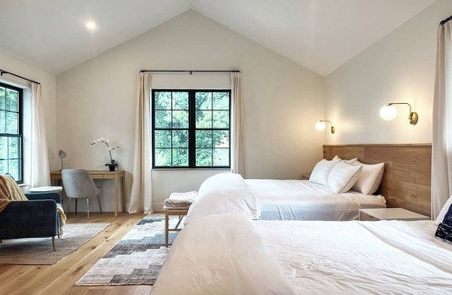 Hendersonville Hotel | Allora