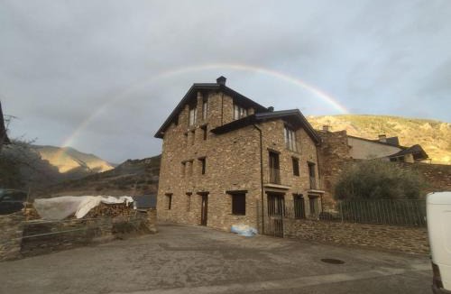 Tirvia House | Allotjament Rural La Comella