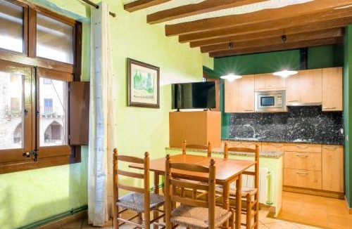 Santa Pau Apartment | Allotjaments Plaça Major-Aulina