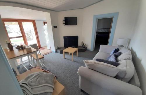 Eglinton Apartment | Alloway Bank