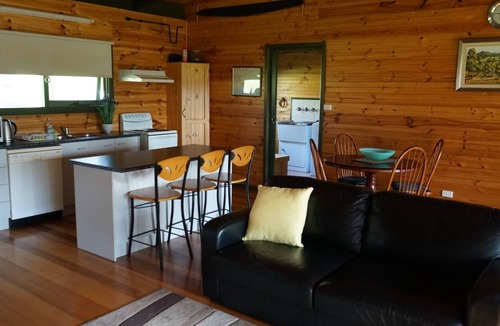 Gobur House | Allsops Paddock Farm Stay - Pet Friendly Min 2 Night Booking