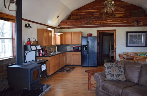 Eastland House | Allure charming peaceful wooded Hill Country like views with easy Lake access