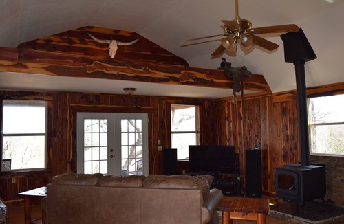 Eastland House | Allure charming peaceful wooded Hill Country like views with easy Lake access