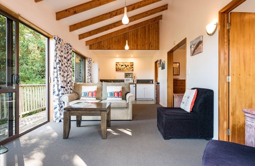 Paihia House | Allure Lodge cabin
