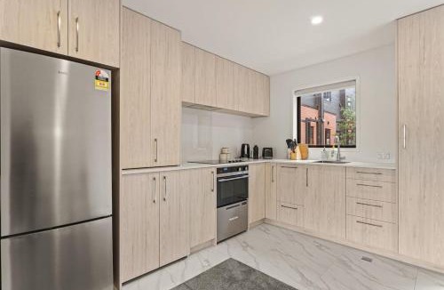 Henderson House | Alluring and Well-decorated Home