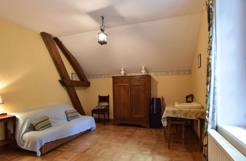 Englancourt Cottage | Alluring Cottage in Englancourt with Fenced Garden