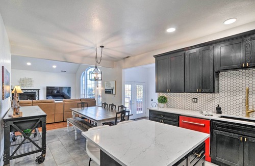 Altamont House | Alluring Home w/Fire Pit < 1/2 Mi to OIT!