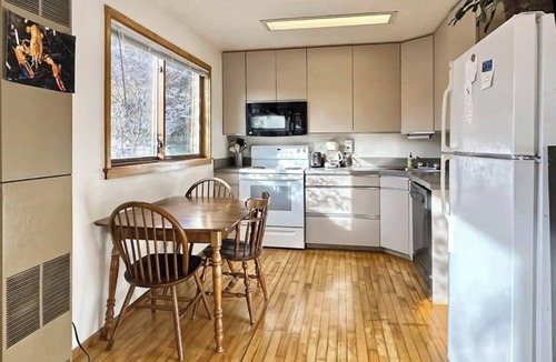 Seal Harbor Cabin | Alluring home with full kitchen, furnished patio, washer/dryer & private yard