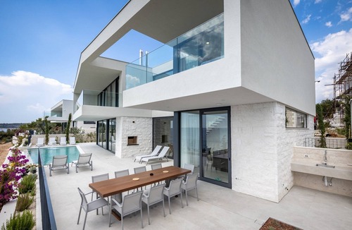 Rogoznica Villa | Alluring Rogoznica Villa | 5 Bedrooms | Villa Evening Star