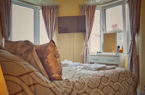 Barnoldswick Bed & Breakfast | Alma Cliffe