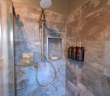 Newbury Bed & Breakfast | Alma House Bed and Breakfast