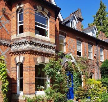 Newbury Bed & Breakfast | Alma House Bed and Breakfast