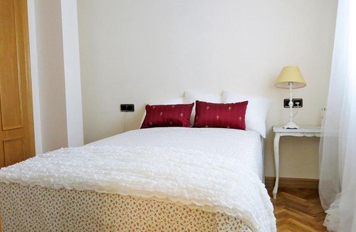Golden Triangle of Art Apartment | Almaden Apartment