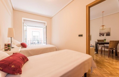 Golden Triangle of Art Apartment | Almaden Apartment
