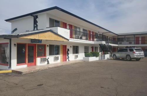Tucumcari Hotel | Almara Inn