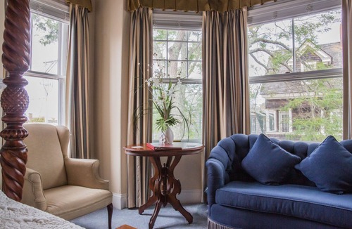 Newport Bed & Breakfast | Almondy Inn