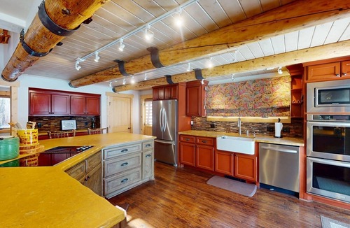 Almont House | Almont Escape by Three Rivers