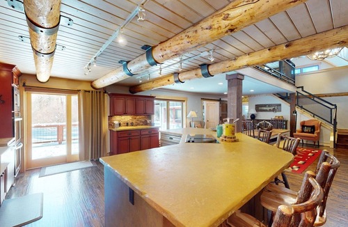 Almont House | Almont Escape by Three Rivers