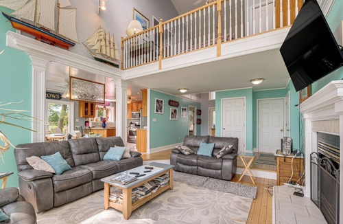 Lottsburg House | 'Almost Heaven' Coan River Waterfront Home & Dock