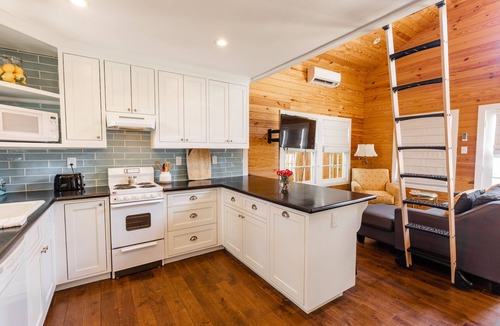 Garland House | Almost Heaven Cottage