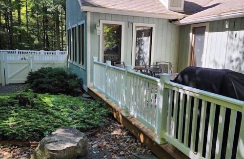 Thornhurst House | Almost Heaven Mountain Chalet