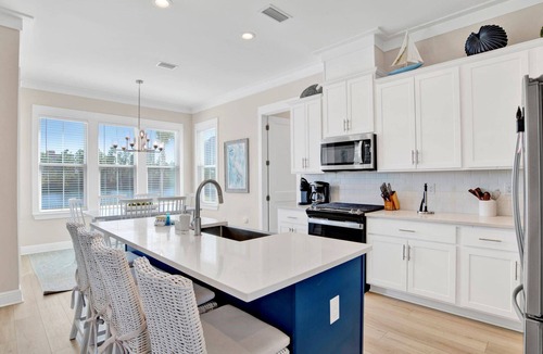 Orange Beach House | Almost Heaven | Pet-Friendly + Pool + Putting Green
