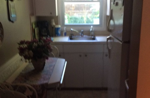 Niagara-on-the-Lake Cottage | Alnwick Cottage, quaint and comfortable