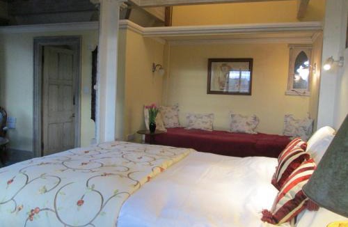 Alnwick Bed & Breakfast | Alnwick Lodge West Cawledge Park