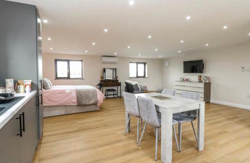 Banham House | Aloe Lodge