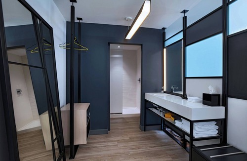 East Oak Hill Hotel | Aloft Austin Southwest
