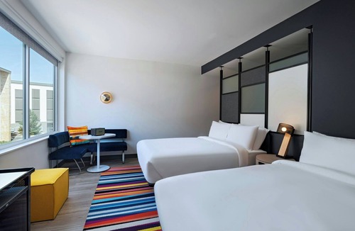 East Oak Hill Hotel | Aloft by Marriott Austin Southwest