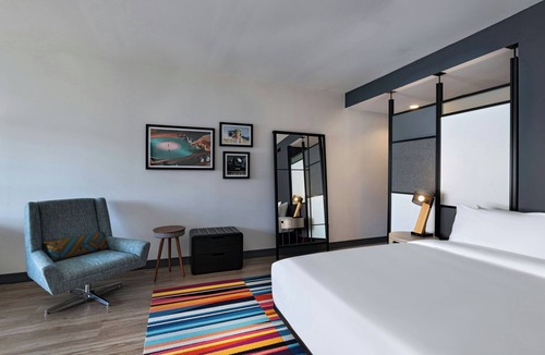 East Oak Hill Hotel | Aloft by Marriott Austin Southwest