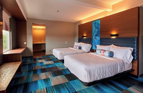 North Olmsted Hotel | Aloft by Marriott Cleveland Airport