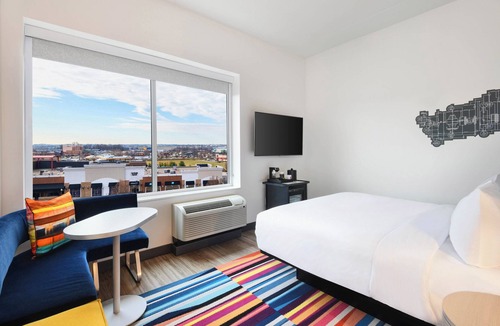 West Chester Hotel | Aloft by Marriott Cincinnati West Chester