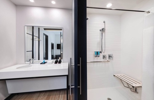 West Chester Hotel | Aloft by Marriott Cincinnati West Chester