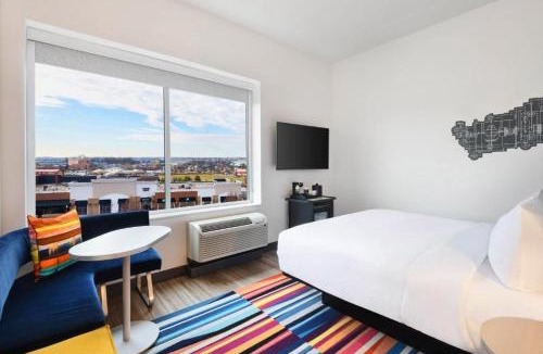 West Chester Hotel | Aloft by Marriott Cincinnati West Chester