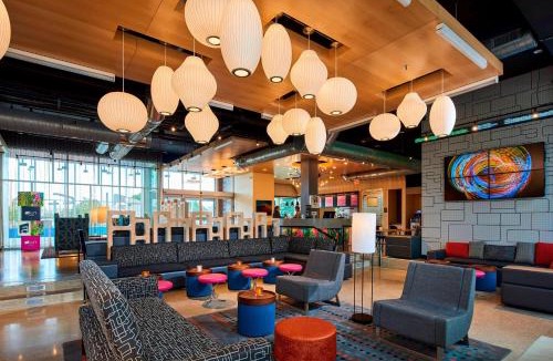 North Olmsted Hotel | Aloft by Marriott Cleveland Airport