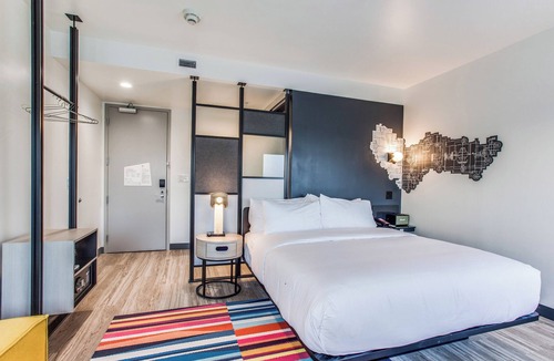 North Arlington Hotel | Aloft by Marriott Dallas Arlington Entertainment District