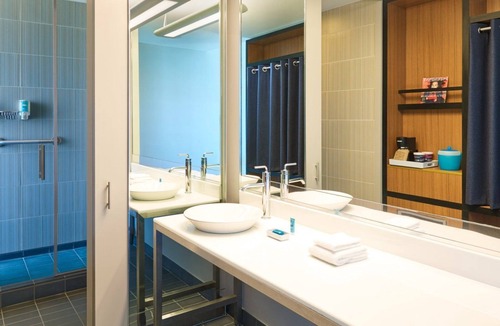 North Arlington Hotel | Aloft by Marriott Dallas Arlington Entertainment District
