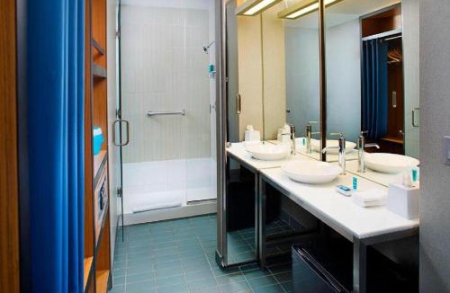 Primos Secane Hotel | Aloft by Marriott Philadelphia Airport