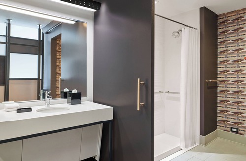 Portland Hotel | Aloft by Marriott Portland Downtown Waterfront ME