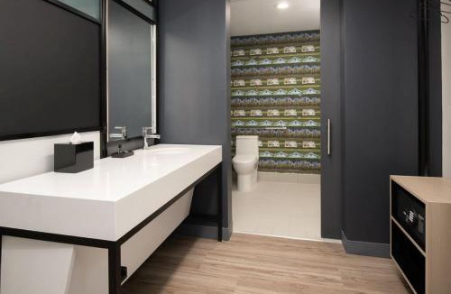 North Natomas Hotel | Aloft by Marriott Sacramento Airport Natomas