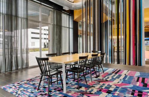 Rosemont Hotel | Aloft Chicago O'Hare