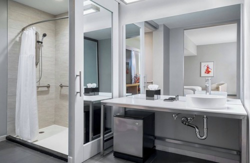 The Vista Hotel | Aloft Columbia Downtown