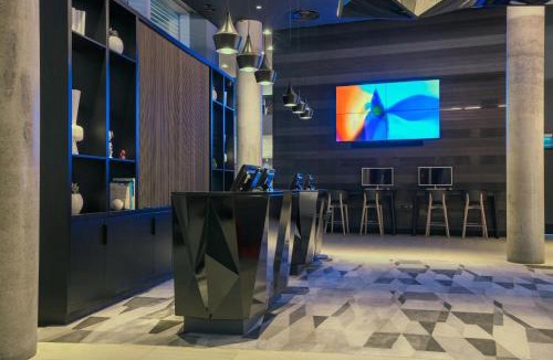 Custom House Hotel | Aloft London Excel
