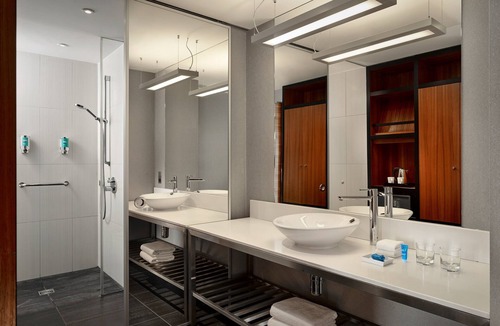 Custom House Hotel | Aloft London Excel